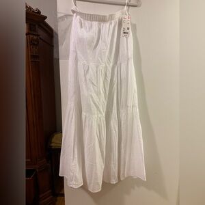 Uniqlo Crinkle Cotton Tiered Skirt in White